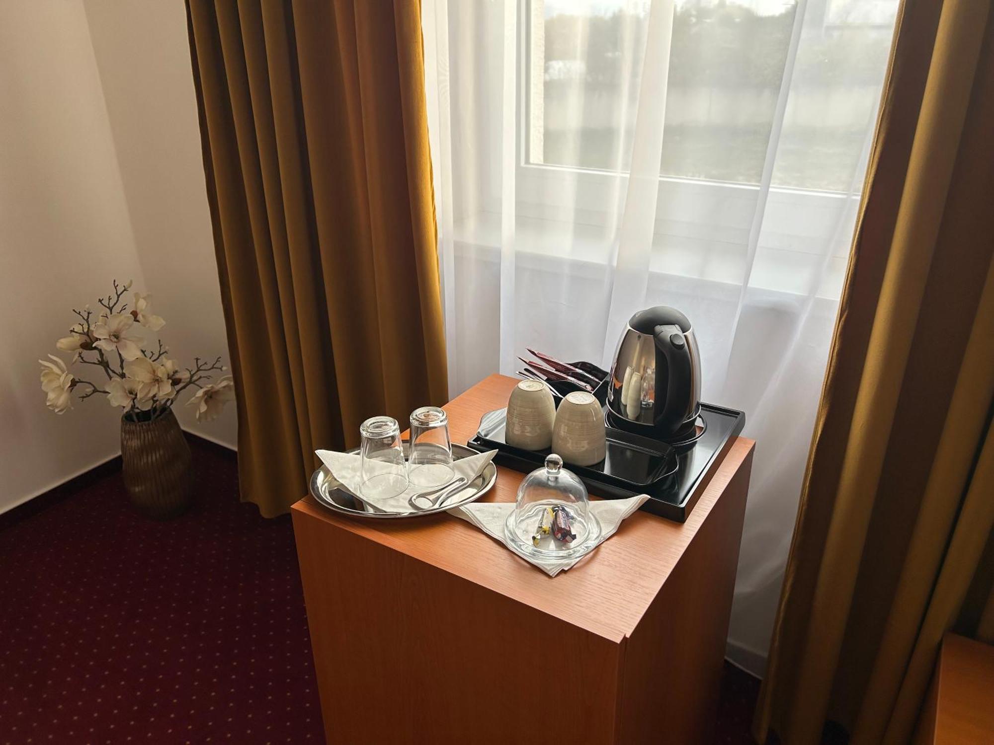 Hotel Evan U Hoffera Topoľčany Kültér fotó