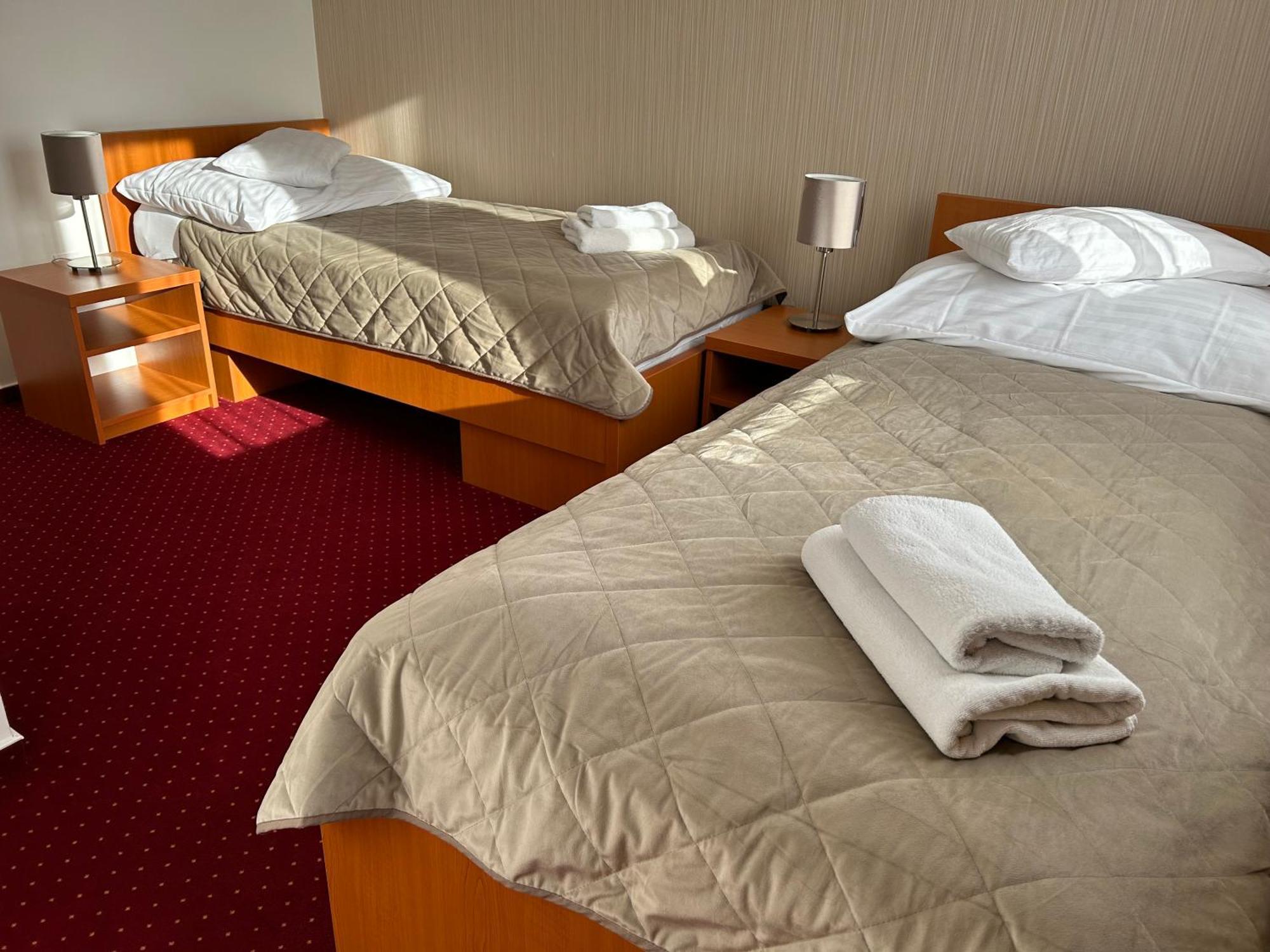 Hotel Evan U Hoffera Topoľčany Kültér fotó