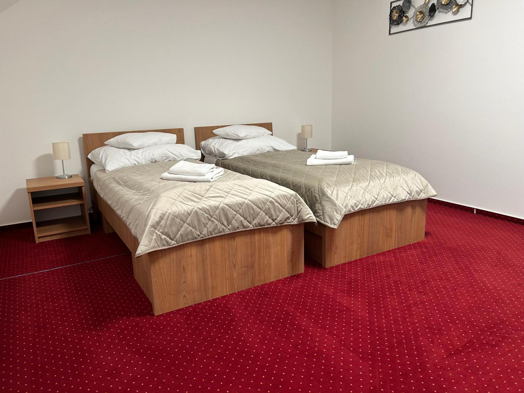 Hotel Evan U Hoffera Topoľčany Kültér fotó