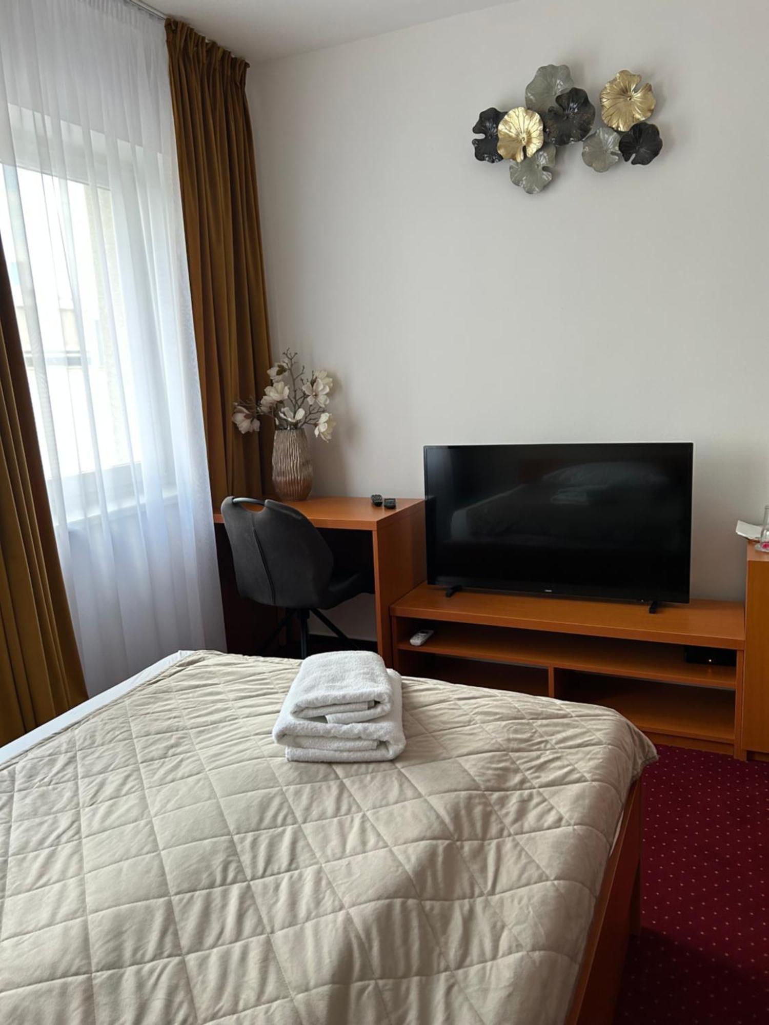 Hotel Evan U Hoffera Topoľčany Kültér fotó